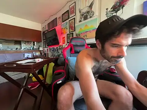 Snapshot of Pupscritch chatting on 02-03-26, 07:41 Pupscritch online show from 02-03-26, 07:41