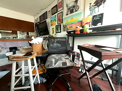 Pupscritch online show from 11-11-25, 08:58