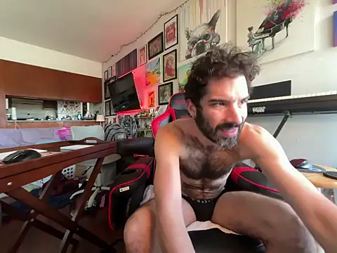 Snapshot of Pupscritch chatting on 02-18-26, 07:32 Pupscritch online show from 02-18-26, 07:32