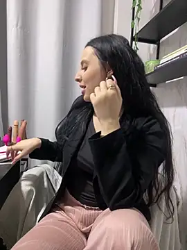 yumi-hot online show from 05-20-26, 11:02