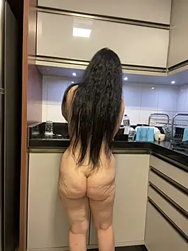 yumi-hot online show from 07-17-26, 09:01