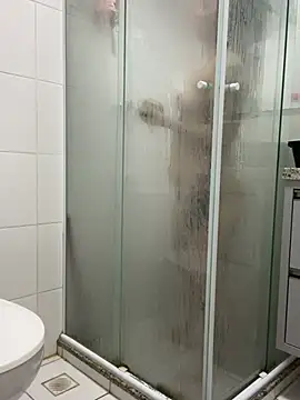 yumi-hot online show from 04-06-26, 04:52