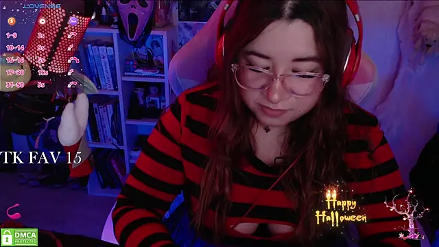 Pink girl0n online show from 10-31-25, 10:49