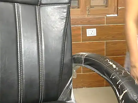 Snapshot of Diyaa_Singh chatting on 05-13-26, 12:17 Diyaa Singh online show from 05-13-26, 12:17