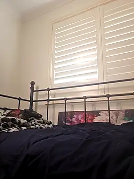 KrystalRoss online show from 10-21-25, 03:17