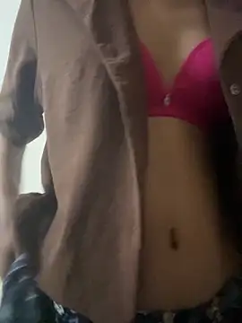Snapshot of modelnishu chatting on 06-11-26, 02:58 modelnishu online show from 06-11-26, 02:58
