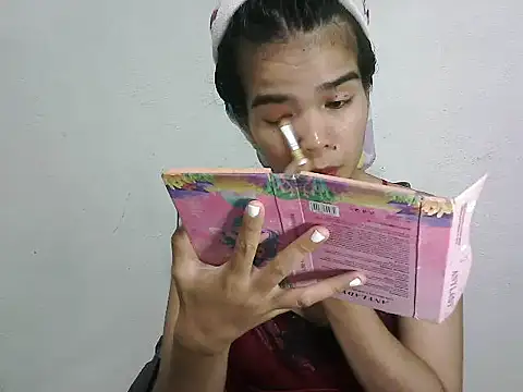 Snapshot of flawless_yue chatting on 11-12-25, 03:32 flawless yue online show from 11-12-25, 03:32