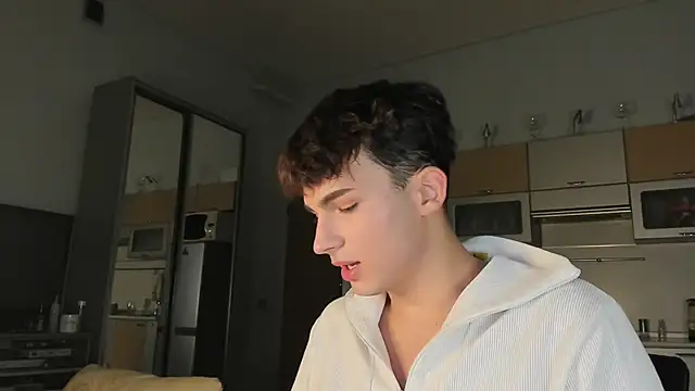 Snapshot of mystic_evan chatting on 09-18-25, 01:58 mystic evan online show from 09-18-25, 01:58