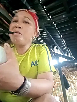 Snapshot of Mamapm20 chatting on 09-17-25, 05:09 Mamapm20 online show from 09-17-25, 05:09