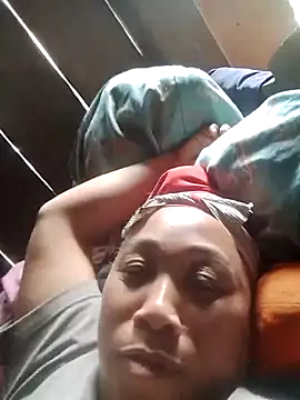 Snapshot of Mamapm20 chatting on 10-03-25, 01:42 Mamapm20 online show from 10-03-25, 01:42