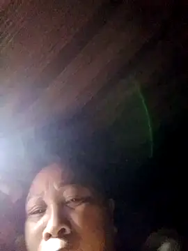 Snapshot of Mamapm20 chatting on 09-30-25, 04:24 Mamapm20 online show from 09-30-25, 04:24