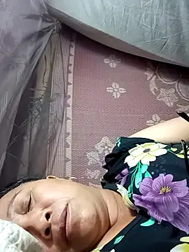 Snapshot of Mamapm20 chatting on 09-23-25, 02:24 Mamapm20 online show from 09-23-25, 02:24