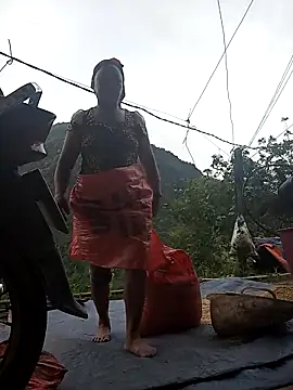 Snapshot of Mamapm20 chatting on 09-12-25, 12:11 Mamapm20 online show from 09-12-25, 12:11