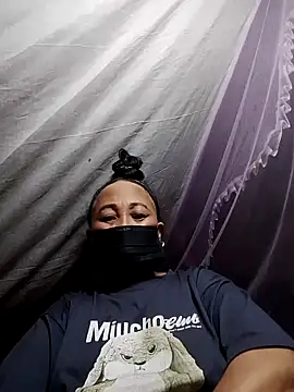 Snapshot of Mamapm20 chatting on 10-15-25, 12:46 Mamapm20 online show from 10-15-25, 12:46