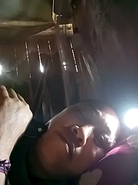 Snapshot of Mamapm20 chatting on 09-10-25, 06:56 Mamapm20 online show from 09-10-25, 06:56