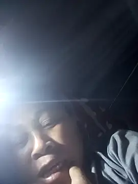 Snapshot of Mamapm20 chatting on 09-09-25, 02:43 Mamapm20 online show from 09-09-25, 02:43