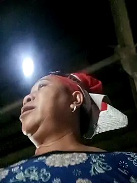 Snapshot of Mamapm20 chatting on 09-12-25, 01:33 Mamapm20 online show from 09-12-25, 01:33