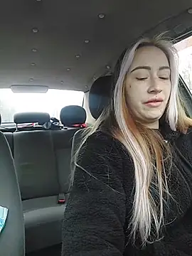 Reina Cummings online show from 03-03-26, 05:58