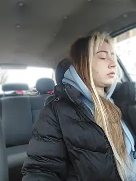 Reina Cummings online show from 03-25-26, 06:13