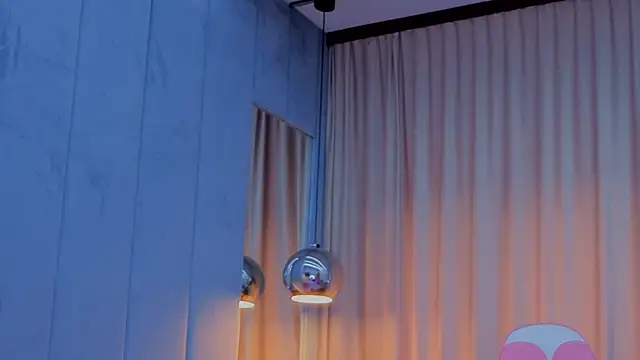 Reina Cummings online show from 11-13-25, 07:12