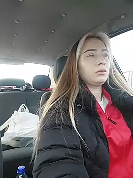 Reina Cummings online show from 02-25-26, 06:24