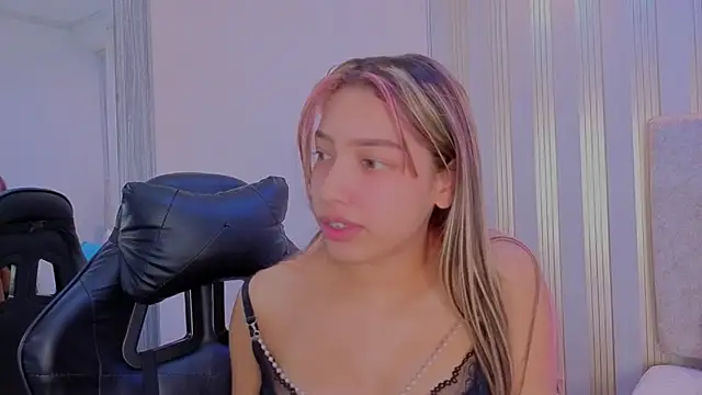 Snapshot of nami_sweet_ chatting on 09-27-25, 05:24 nami sweet online show from 09-27-25, 05:24