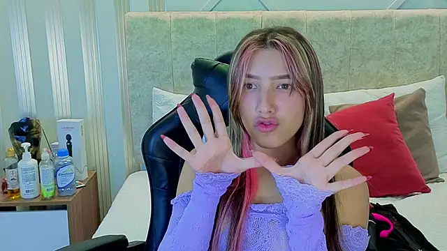 Snapshot of nami_sweet_ chatting on 09-24-25, 03:35 nami sweet online show from 09-24-25, 03:35