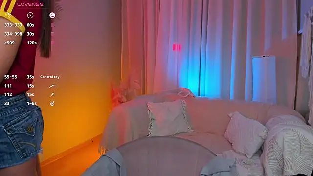 LilLisa online show from 09-18-25, 03:59