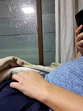 starvingo2002 online show from 12-17-25, 09:03