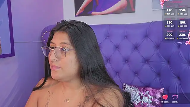 Snapshot of megann__up chatting on 06-12-26, 03:15 megann up online show from 06-12-26, 03:15