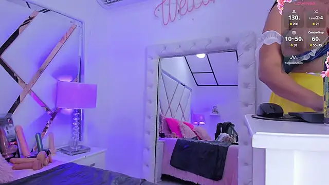 Snapshot of megann__up chatting on 10-10-25, 03:29 megann  up online show from 10-10-25, 03:29