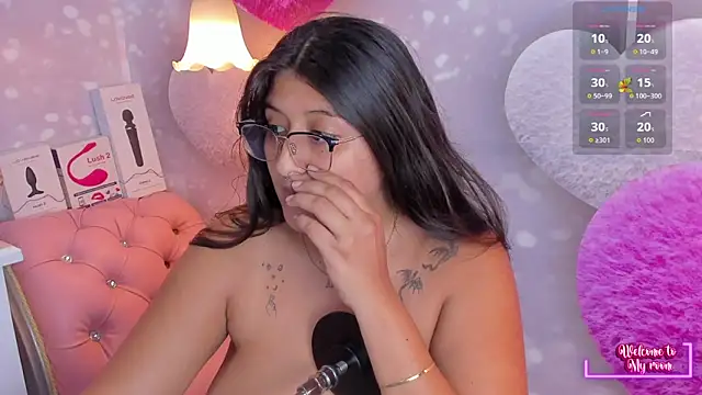 Snapshot of megann__up chatting on 09-26-25, 03:35 megann  up online show from 09-26-25, 03:35