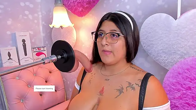 Snapshot of megann__up chatting on 09-24-25, 03:35 megann  up online show from 09-24-25, 03:35