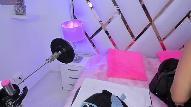 megann  up online show from 11-14-25, 03:32