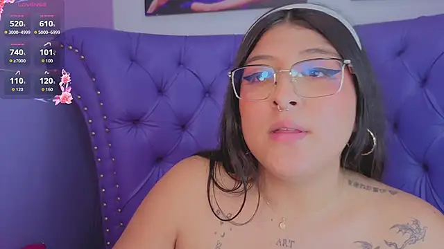 Snapshot of megann__up chatting on 05-15-26, 07:17 megann up online show from 05-15-26, 07:17