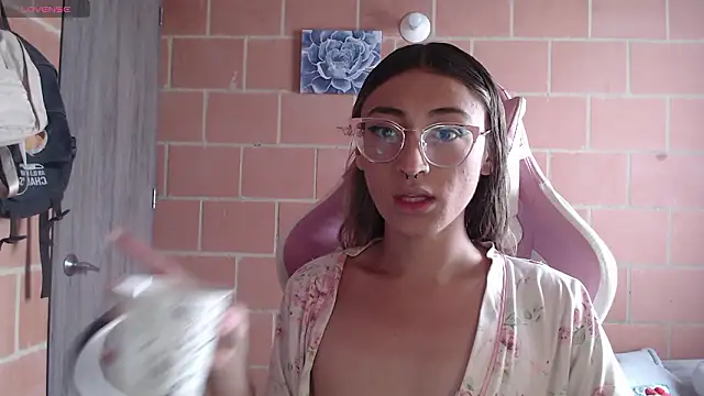 Andrea camilaaa online show from 02-12-26, 01:44