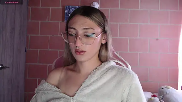 Andrea camilaaa online show from 09-09-25, 05:55
