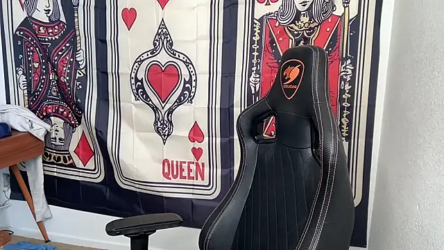 brettmycles28 online show from 12-18-25, 07:40