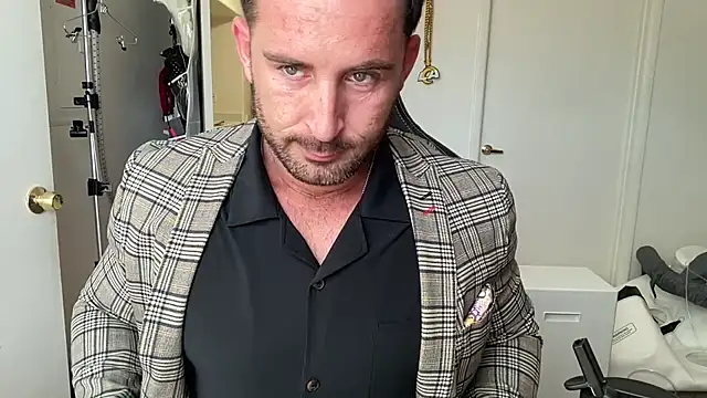 brettmycles28 online show from 07-23-26, 06:37