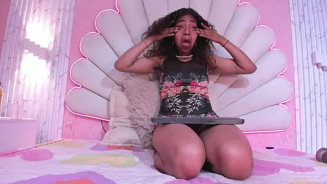 MisRoos online show from 10-15-25, 04:26