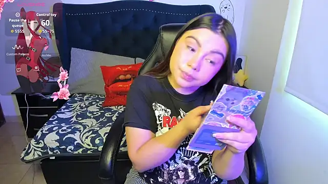 LucyPetit online show from 11-05-25, 01:14