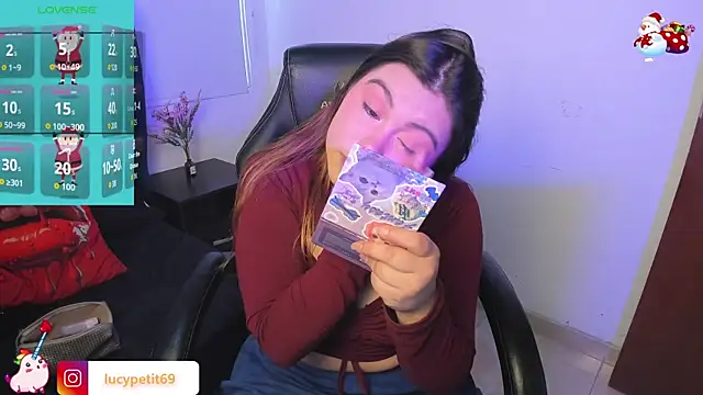 LucyPetit online show from 11-28-25, 02:17
