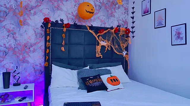 Angelique Angell online show from 10-24-25, 07:35