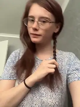 Snapshot of raen001 chatting on 09-14-25, 04:40 raen001 online show from 09-14-25, 04:40