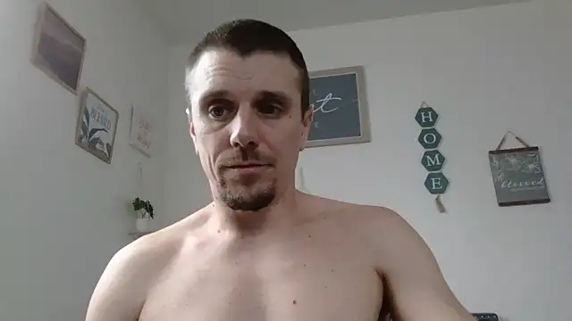 Snapshot of alwayshorny90 chatting on 09-29-25, 03:28 alwayshorny90 online show from 09-29-25, 03:28