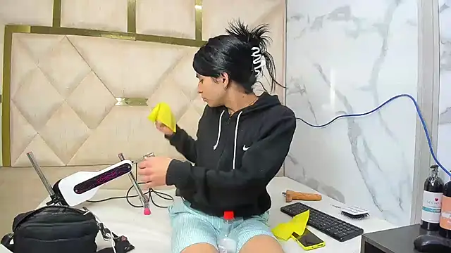 Snapshot of Allisonts69 chatting on 09-23-25, 03:24 Allisonts69 online show from 09-23-25, 03:24