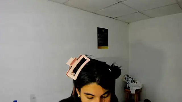 Snapshot of Allisonts69 chatting on 12-02-25, 09:27 Allisonts69 online show from 12-02-25, 09:27