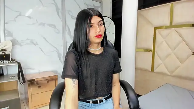 Snapshot of Allisonts69 chatting on 12-18-25, 03:55 Allisonts69 online show from 12-18-25, 03:55