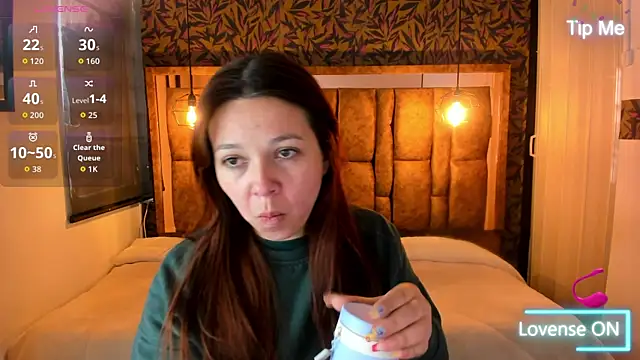 Isa Thompson   online show from 10-21-25, 11:53