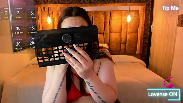 Isa Thompson   online show from 10-16-25, 12:02